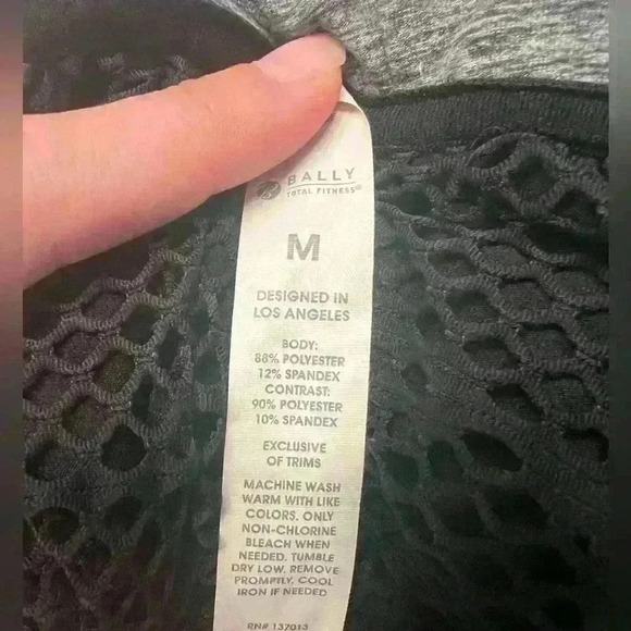 Bally Women’s athletic pullover size medium - Picture 3 of 3